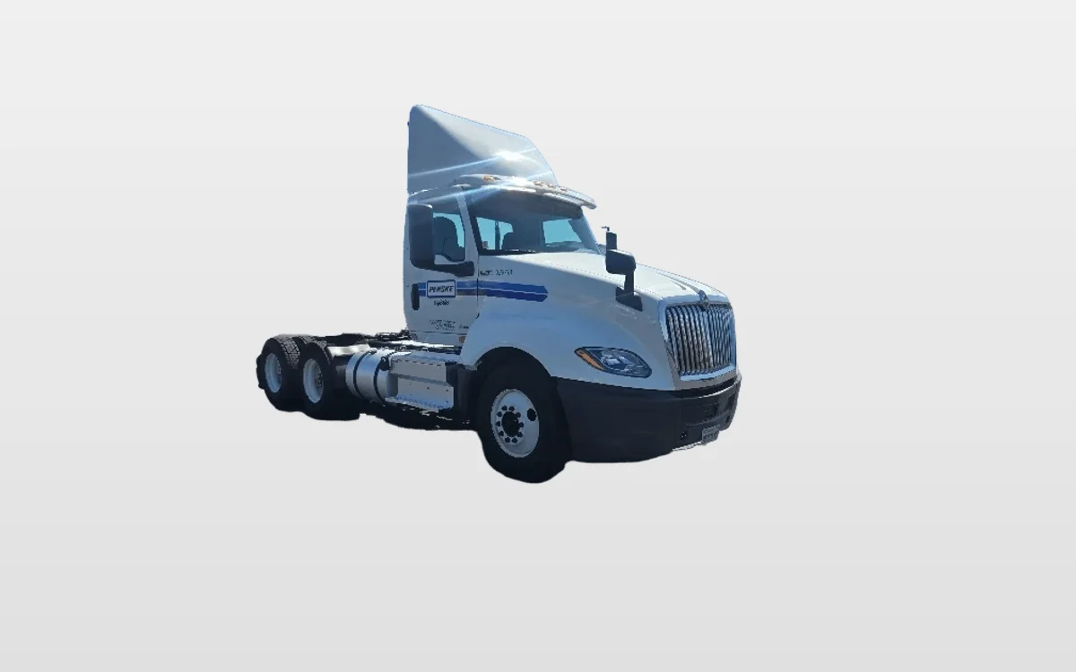 2019 International LT - image 1