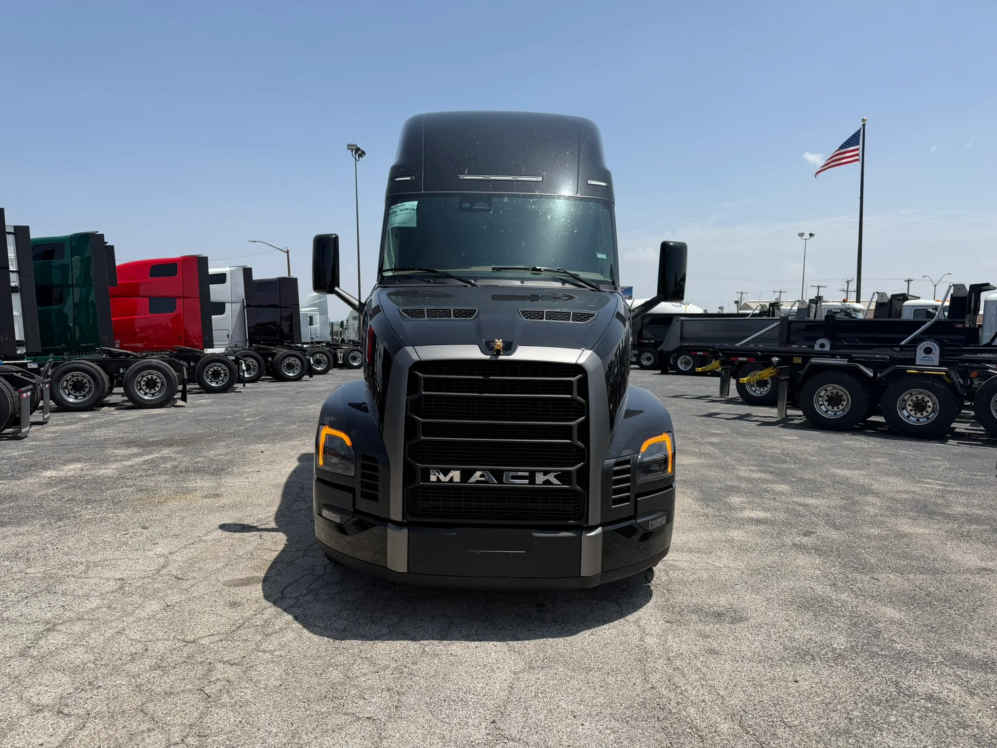2027 Mack Pinnacle in Fort Worth, TX — photo 2