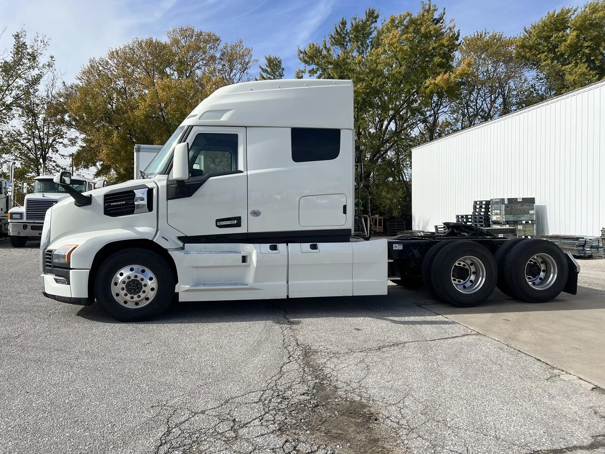 2026 Mack Pioneer — photo 2