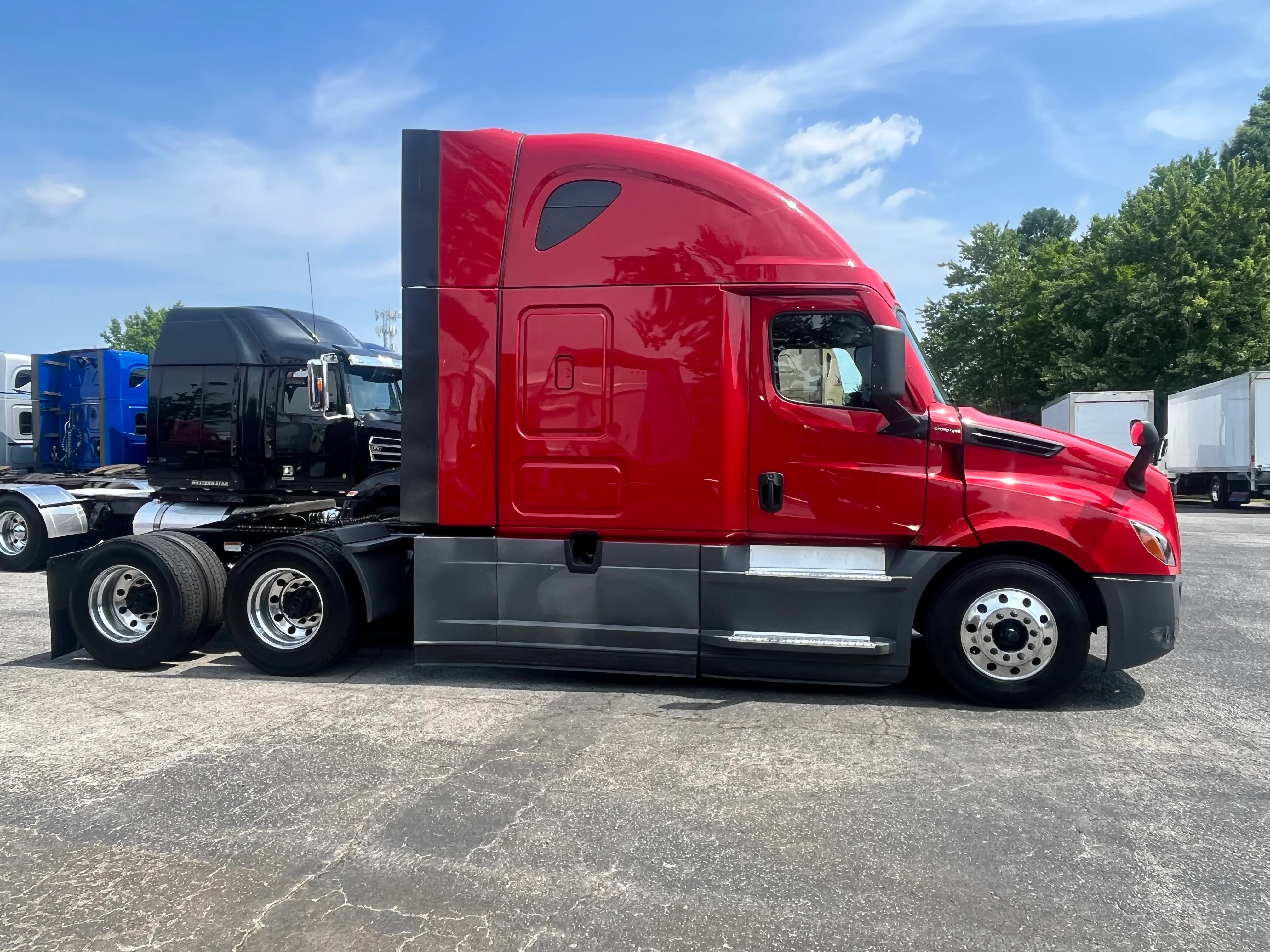 2021 Freightliner Cascadia in Greensboro, NC — photo 6