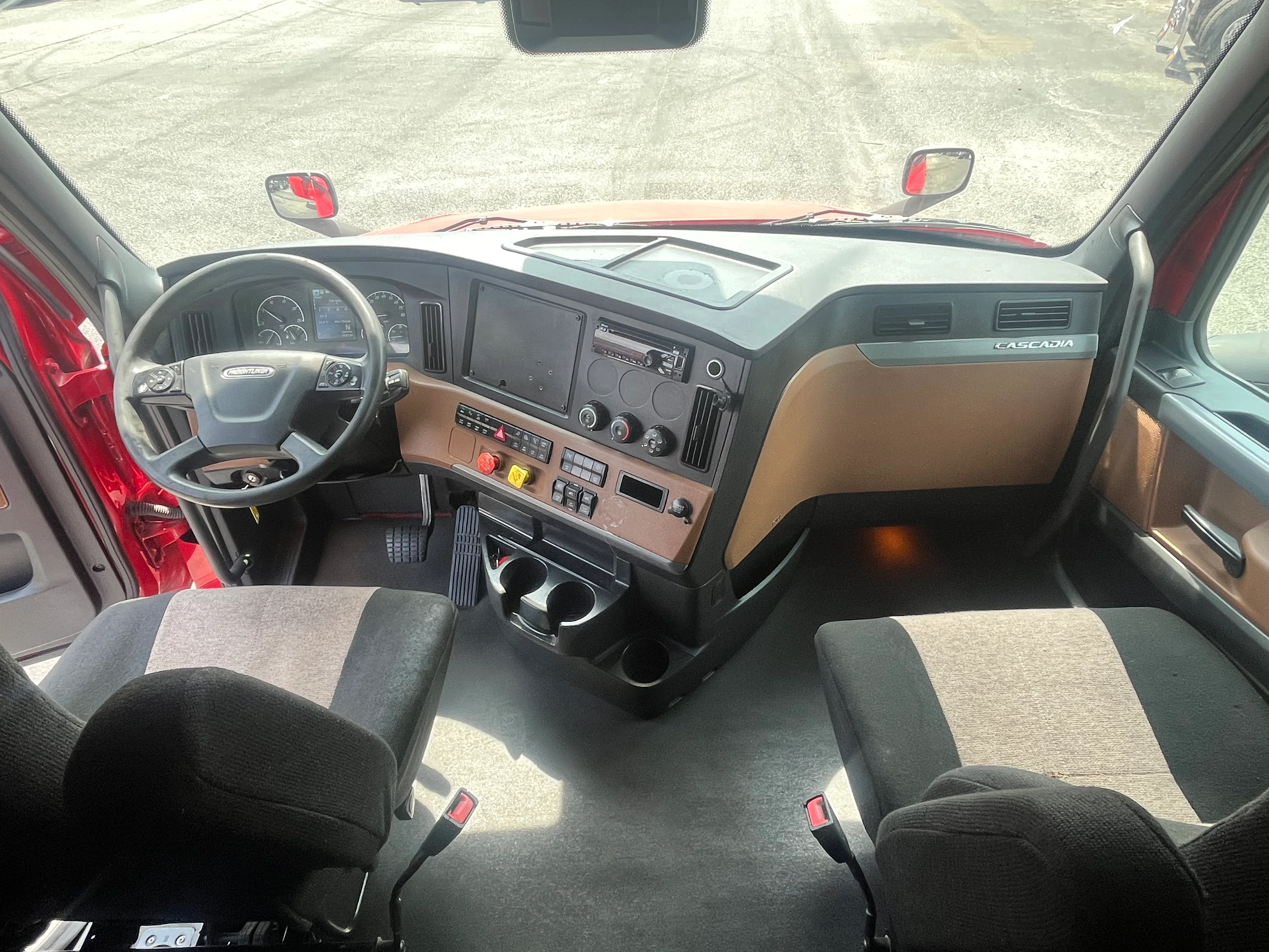 2021 Freightliner Cascadia in Greensboro, NC — photo 19