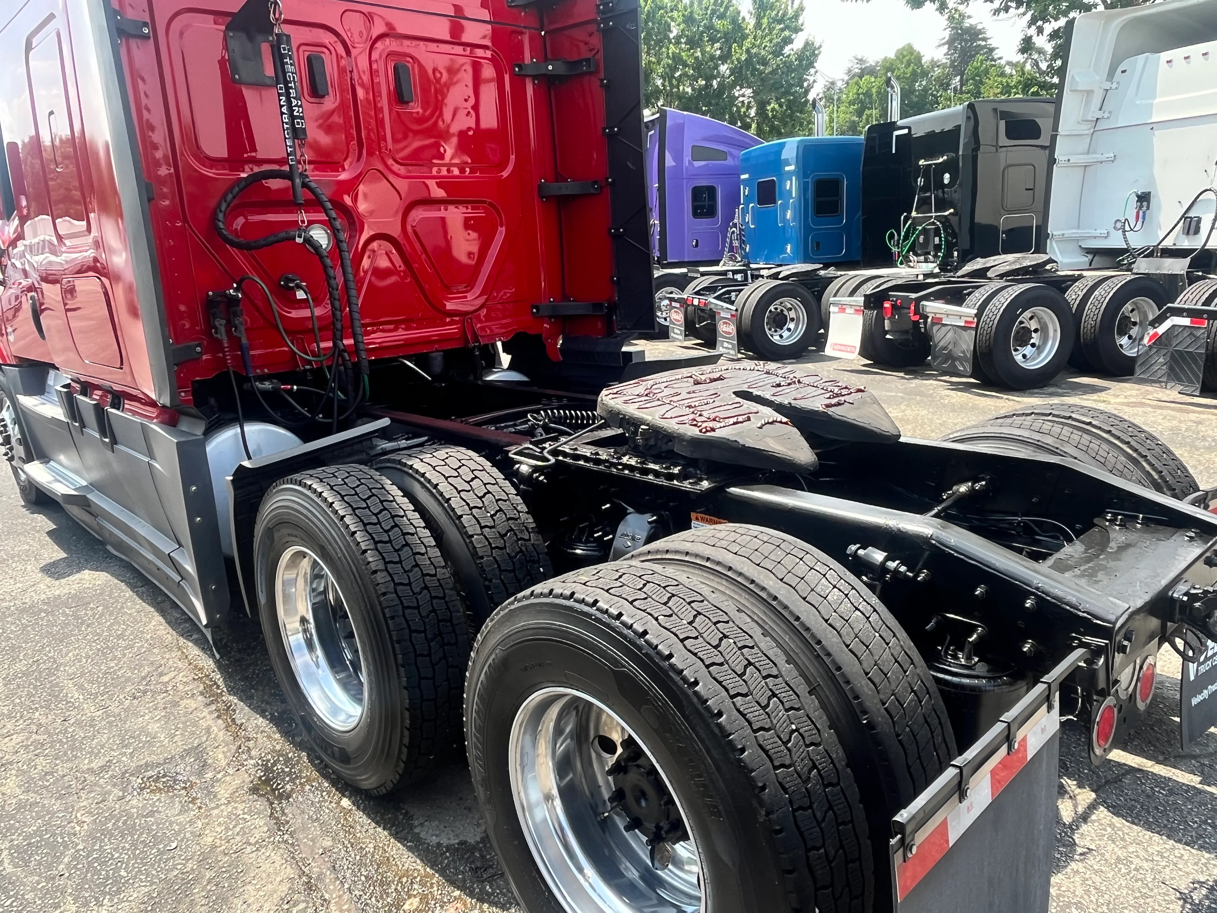 2021 Freightliner Cascadia in Greensboro, NC — photo 3