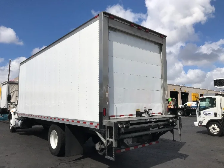 2020 International MV - image 6