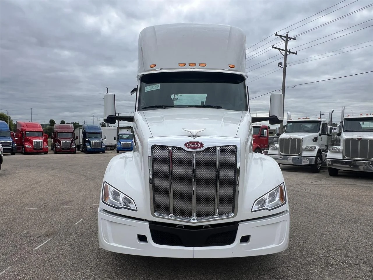 2027 Peterbilt 579 in South St. Paul, MN — photo 12