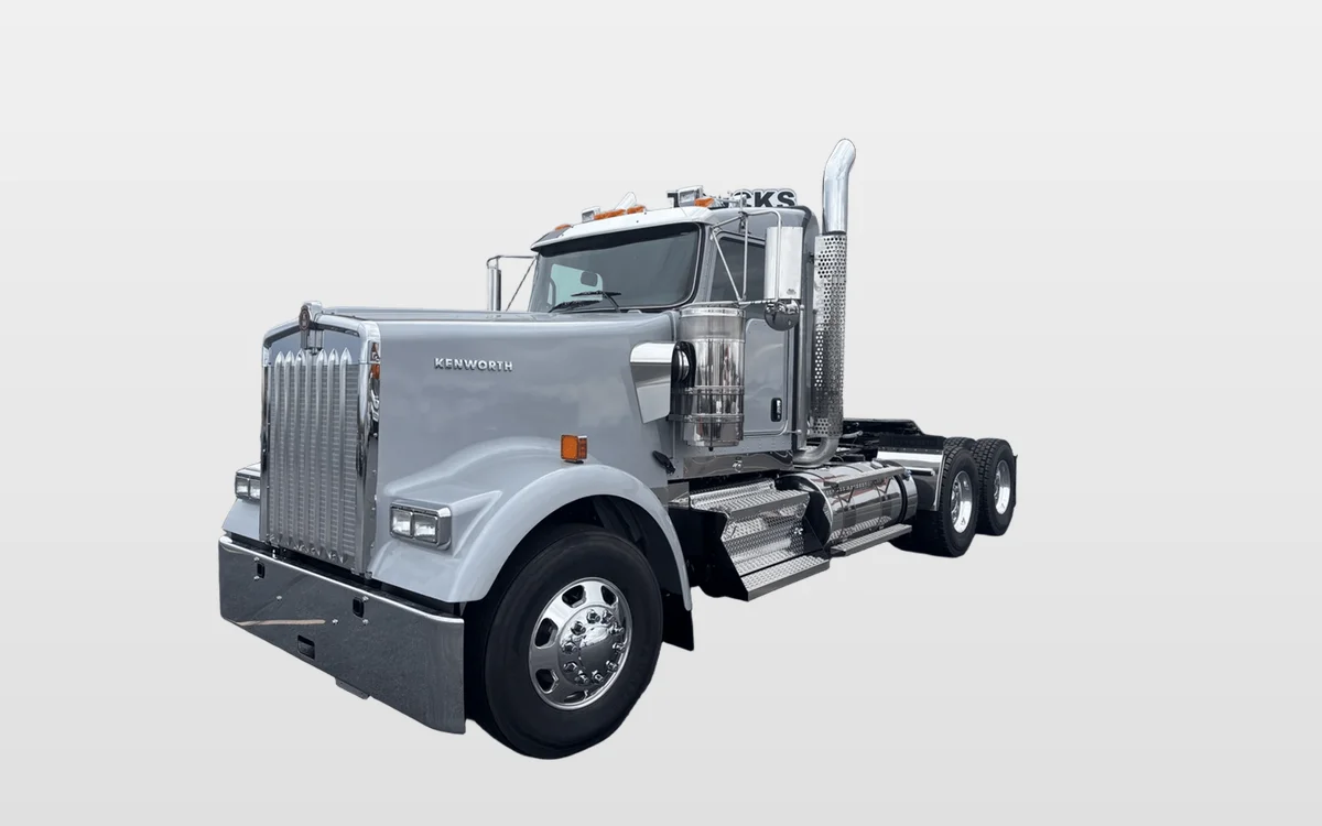 2026 Kenworth W900 - image 1