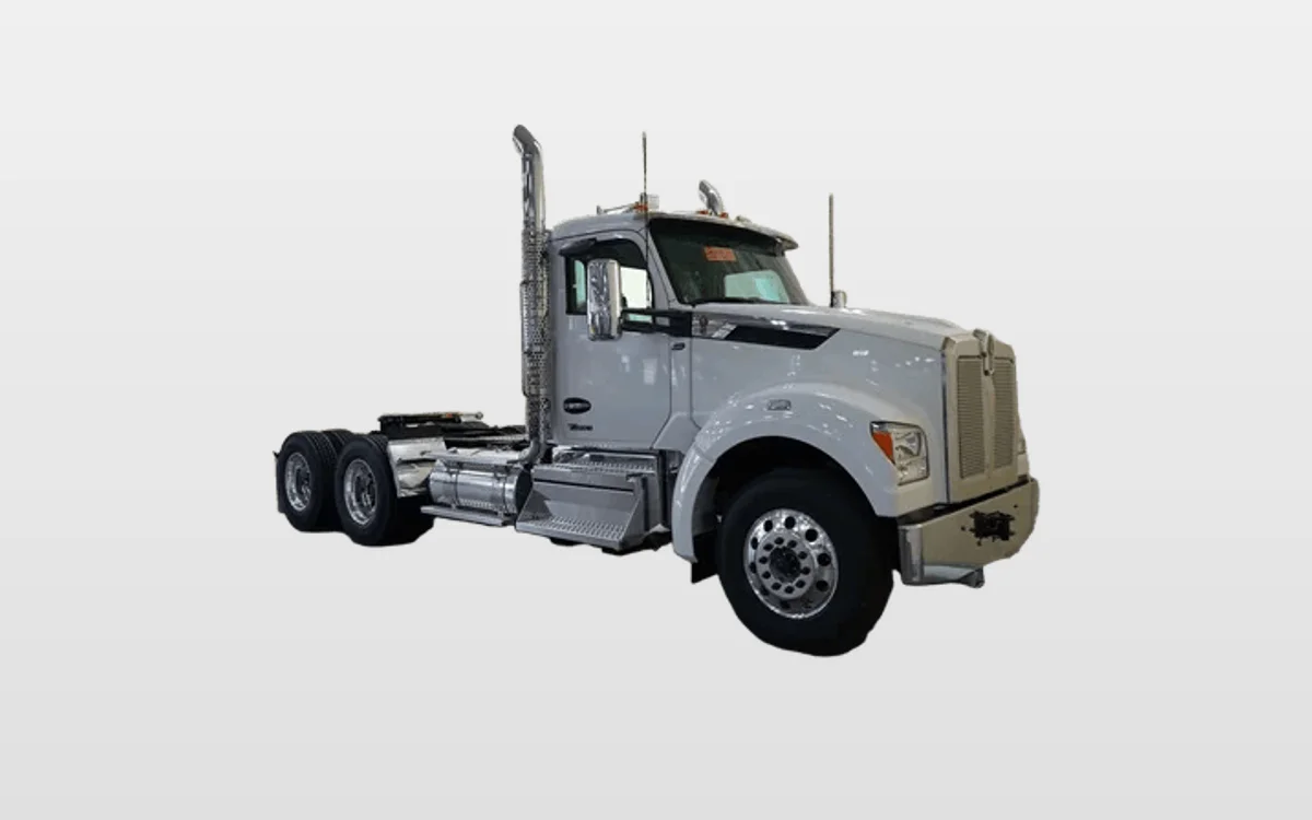 2027 Kenworth T880 - image 1