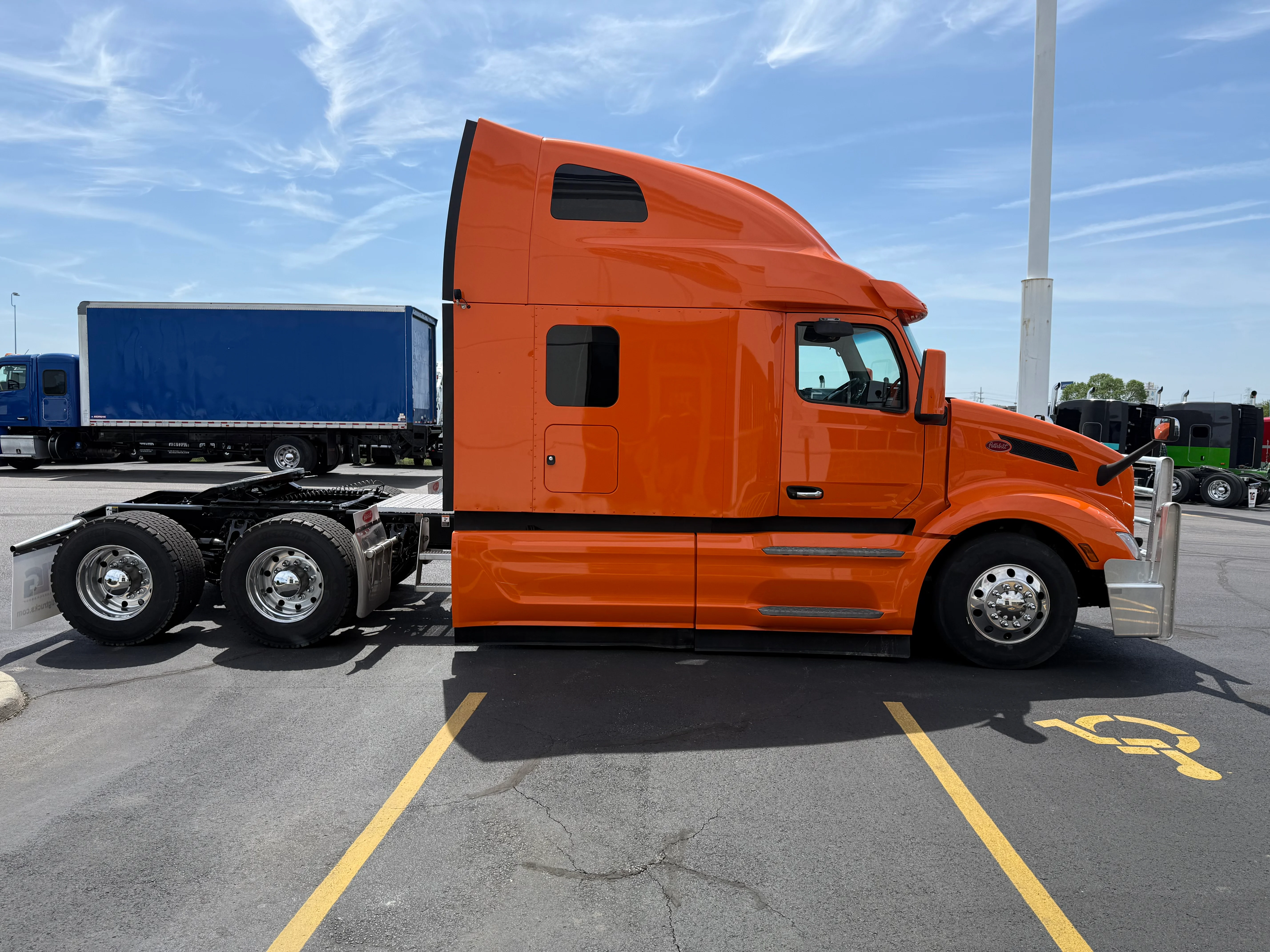 2023 Peterbilt 579 in Cincinnati, OH — photo 6