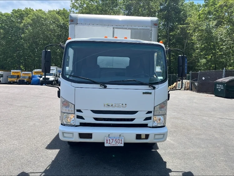 2016 Isuzu NQR in Monmouth Junction, NJ — photo 2