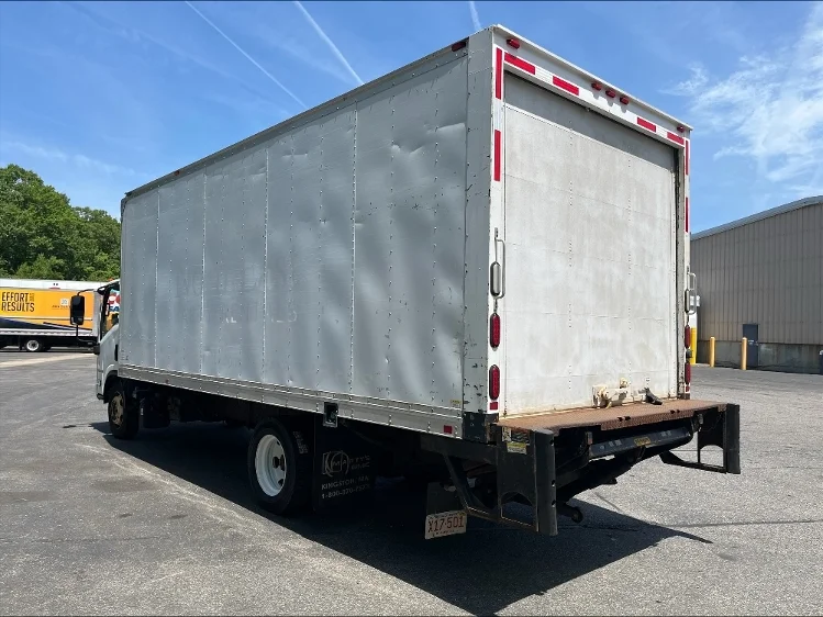 2016 Isuzu NQR in Monmouth Junction, NJ — photo 4