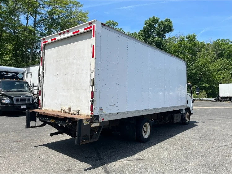 2016 Isuzu NQR in Monmouth Junction, NJ — photo 6
