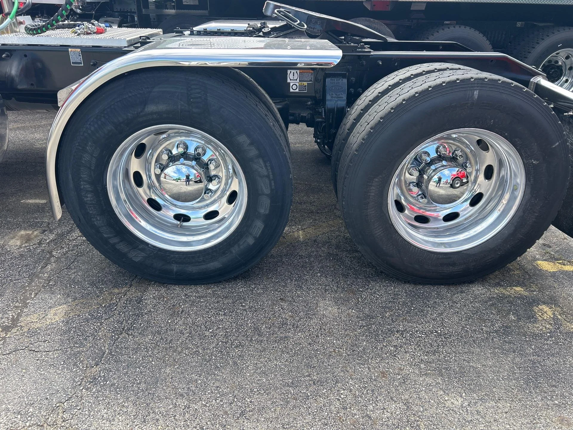 2023 Peterbilt 389 in Etna, OH — photo 7