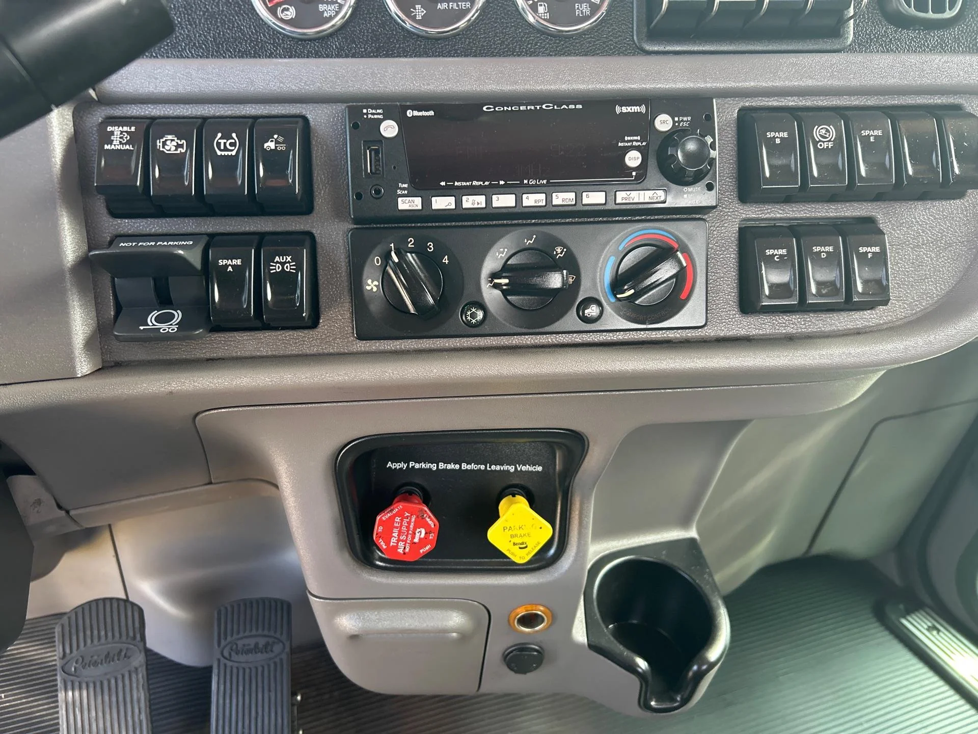 2023 Peterbilt 389 in Etna, OH — photo 16