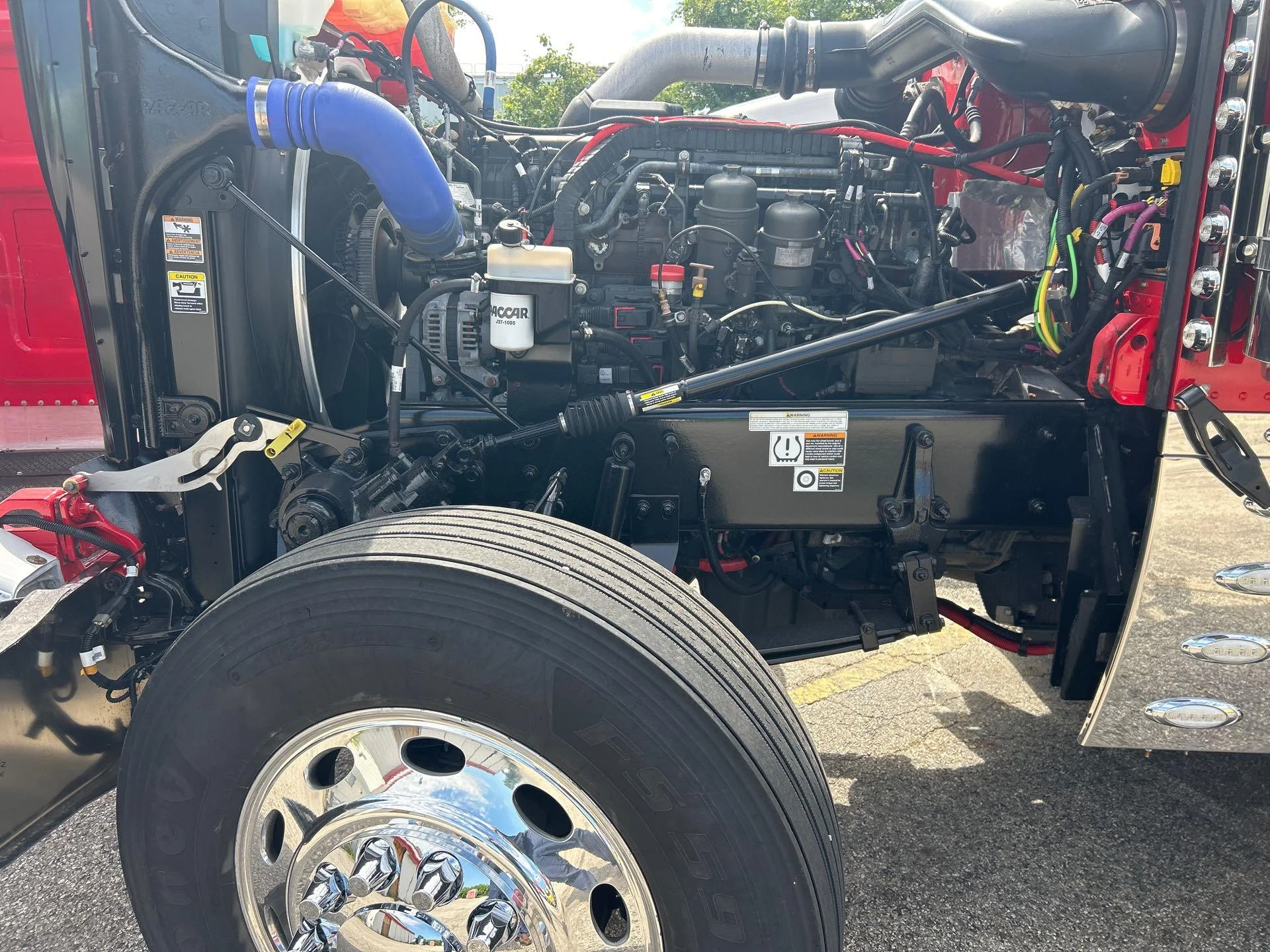 2023 Peterbilt 389 in Etna, OH — photo 10