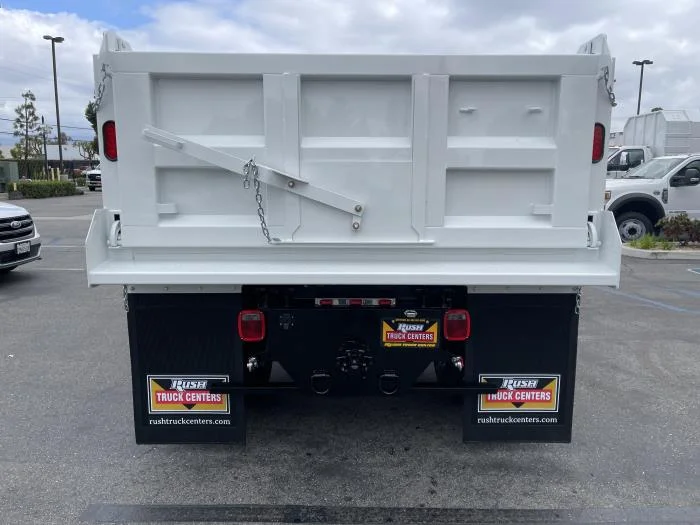 2027 Ford F-750 — photo 4