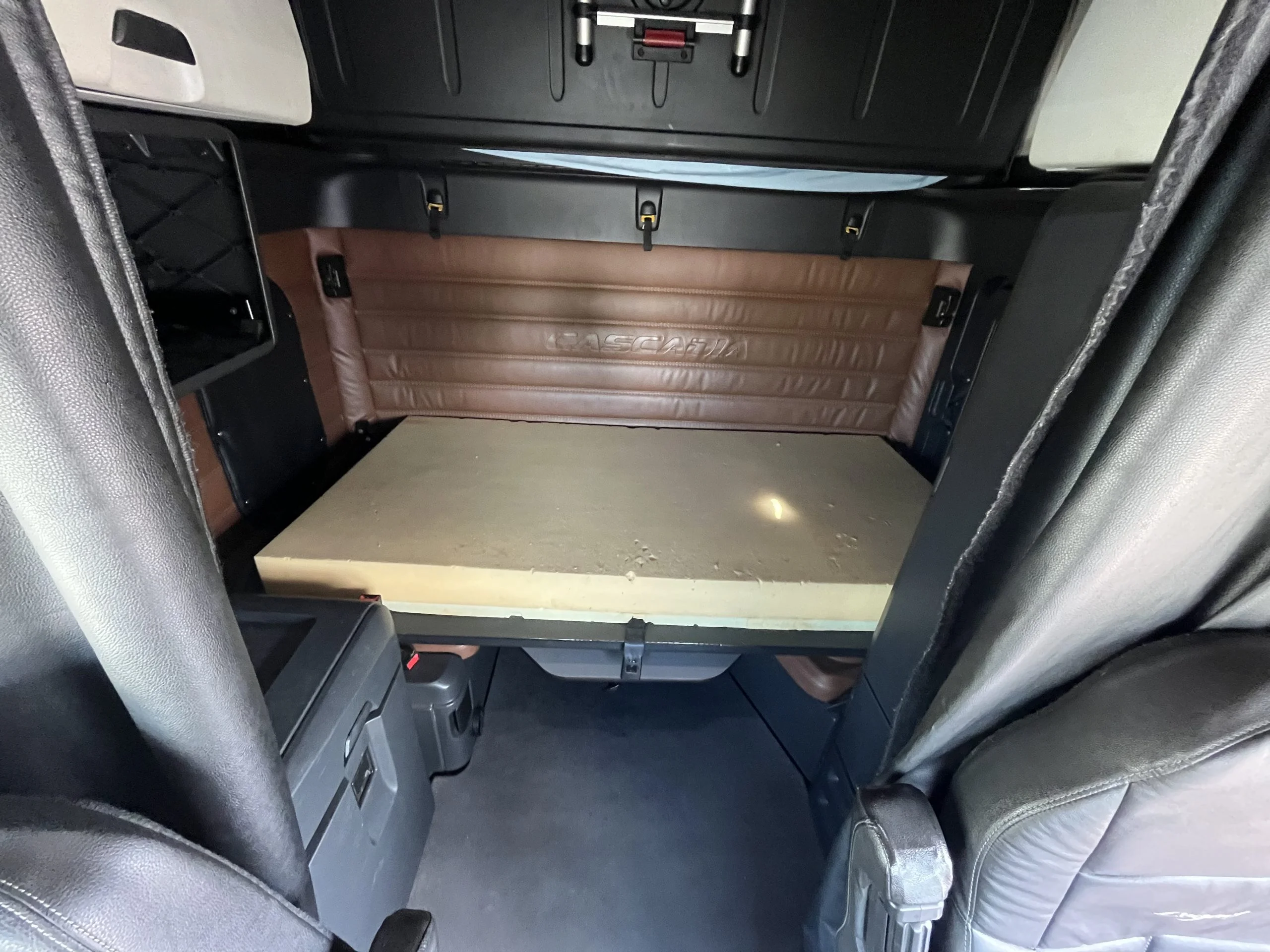 2022 Freightliner Cascadia in Milwaukee, WI — photo 5