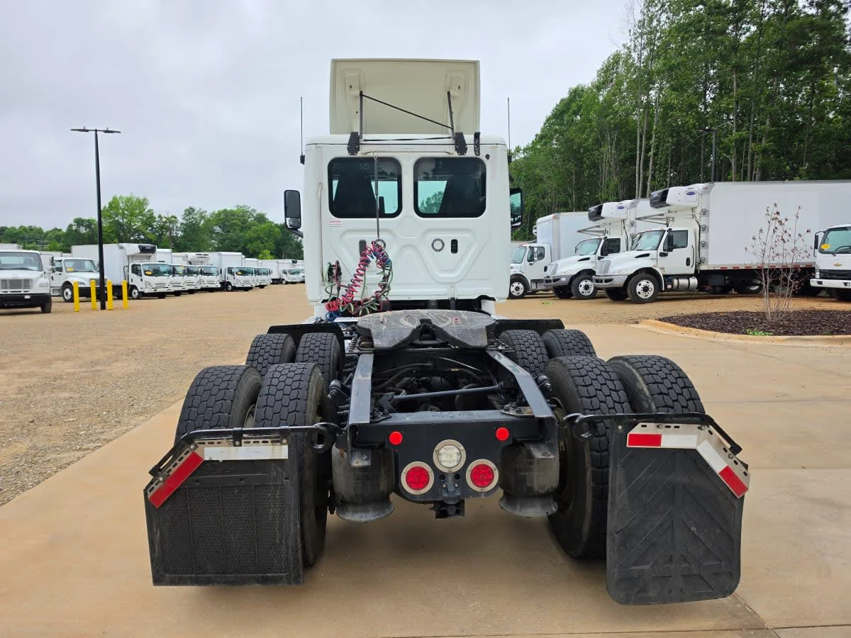 2020 Freightliner Cascadia in Greensboro, NC — photo 5