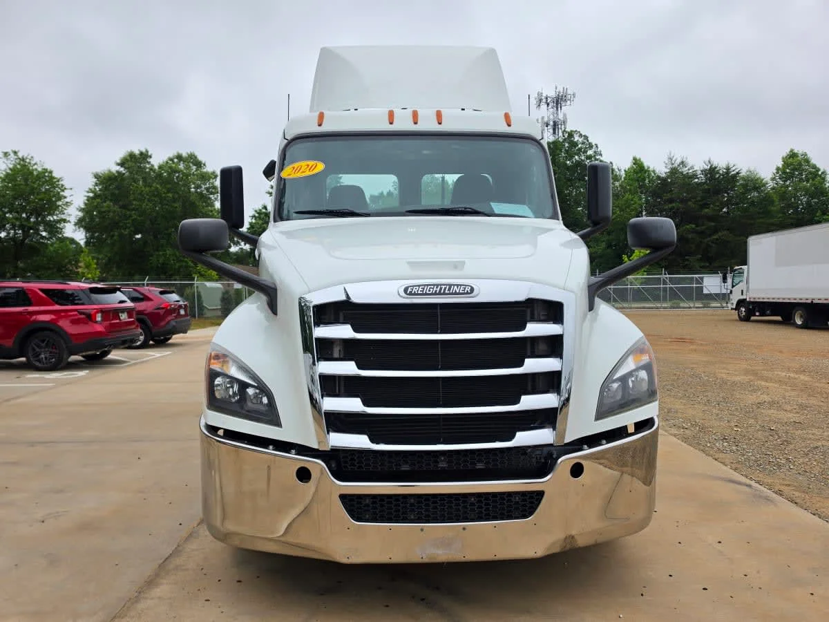 2020 Freightliner Cascadia in Greensboro, NC — photo 2