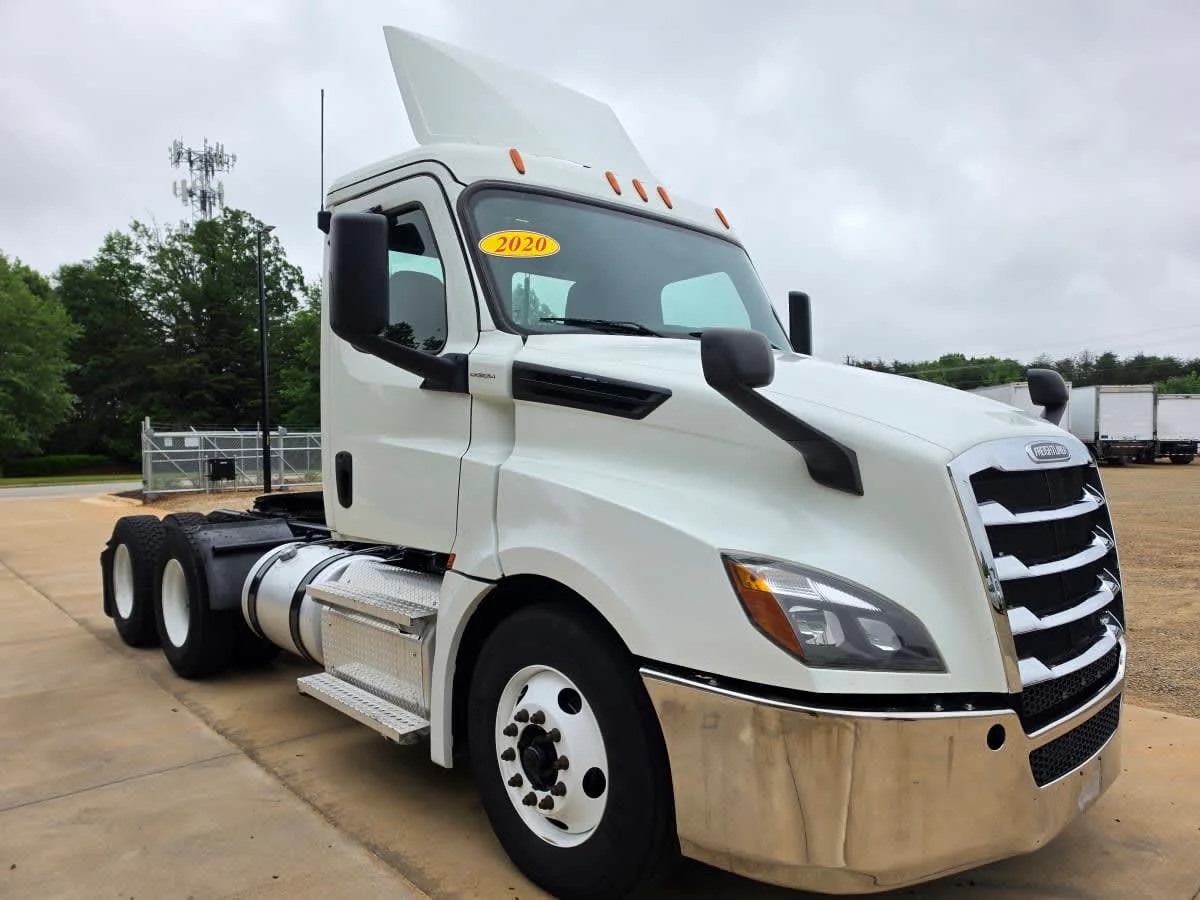 2020 Freightliner Cascadia in Greensboro, NC — photo 3