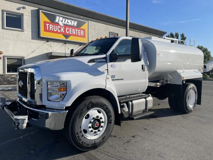 2026 Ford F-750 — photo 2