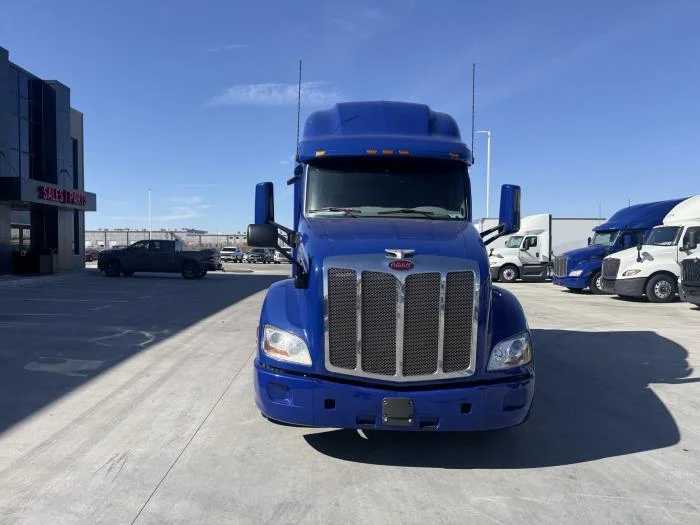2022 Peterbilt 579 in Pontoon Beach, IL — photo 13