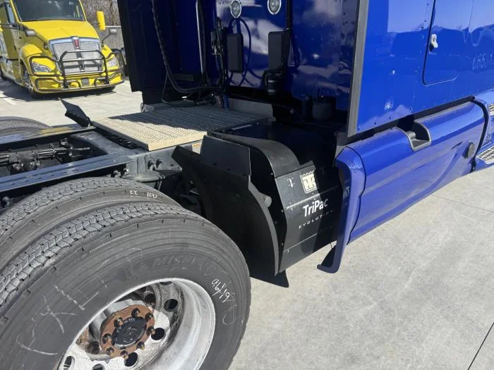 2022 Peterbilt 579 in Pontoon Beach, IL — photo 9