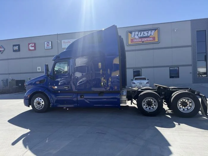 2022 Peterbilt 579 in Pontoon Beach, IL — photo 3