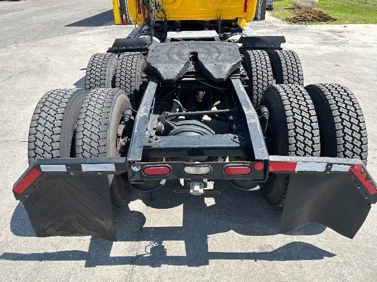 2019 Freightliner Cascadia in Manassas, VA — photo 6