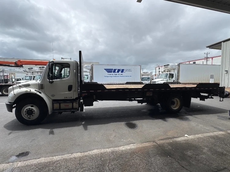 2018 Freightliner M2 106 - image 4