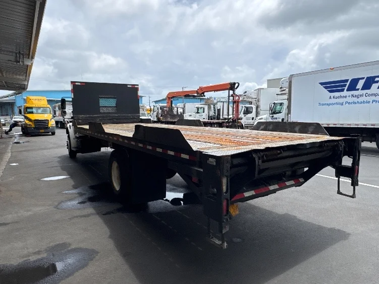 2018 Freightliner M2 106 - image 6