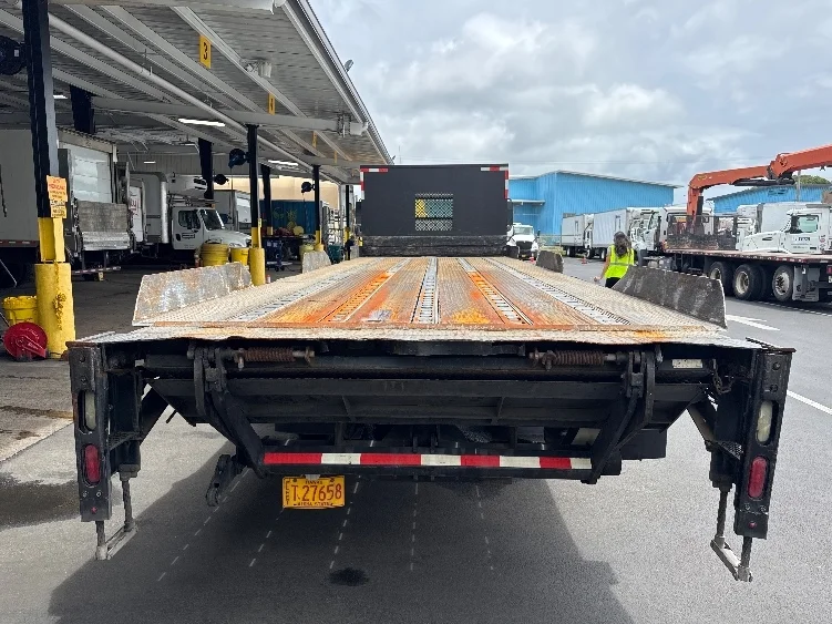 2018 Freightliner M2 106 - image 8