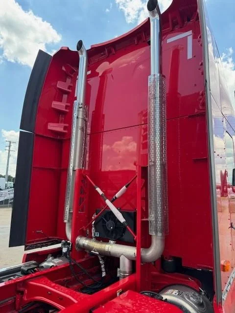 2026 Peterbilt 579 - image 10