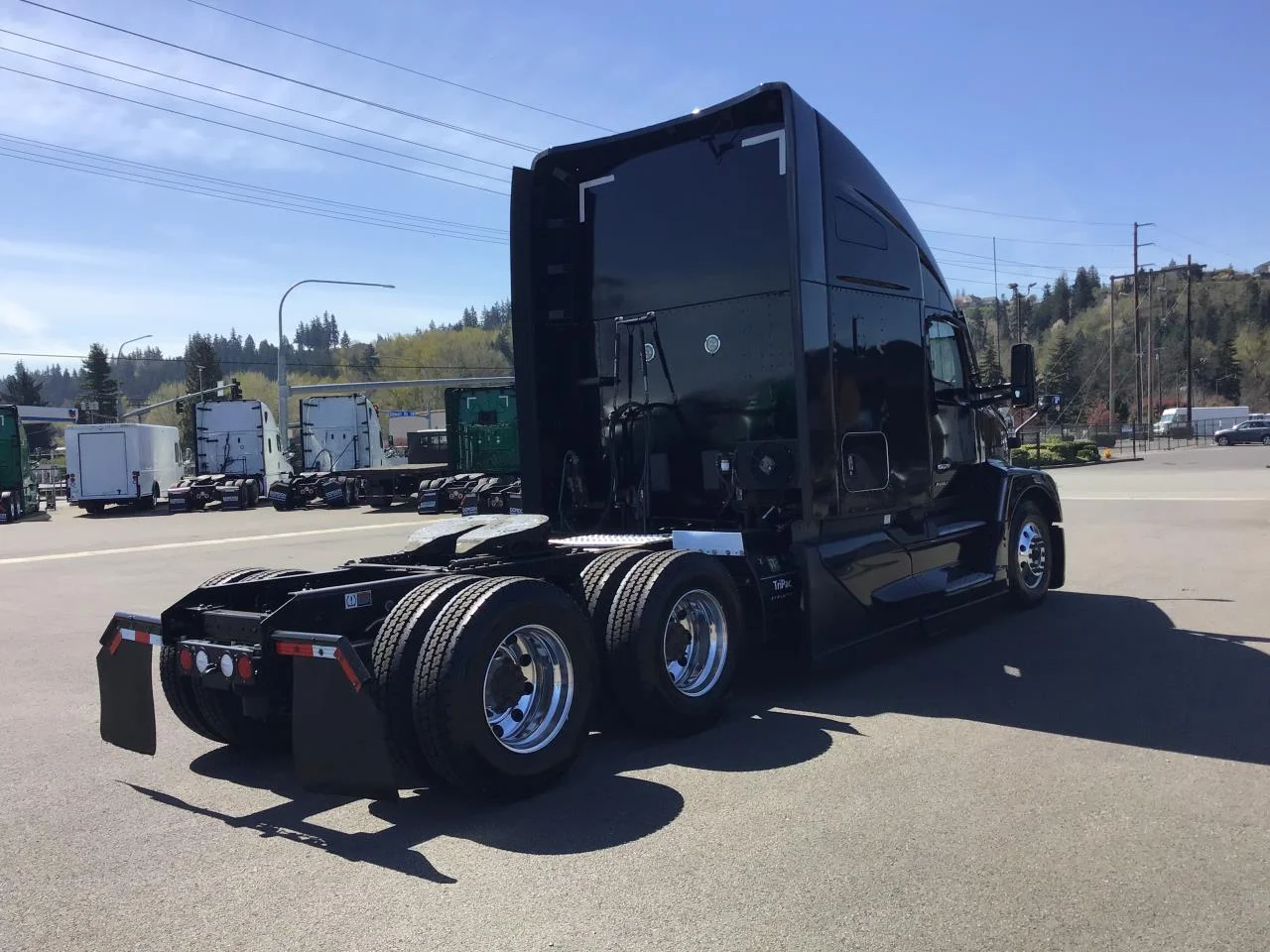 2023 Kenworth T680 in Pacific, WA — photo 2