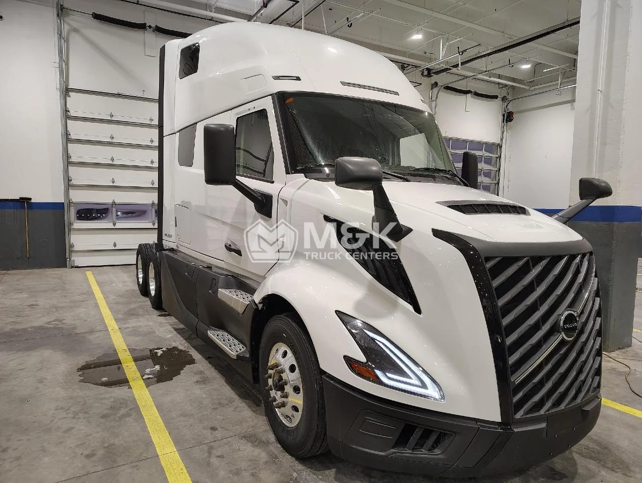 2026 Volvo VNL 860 in Amherst, OH