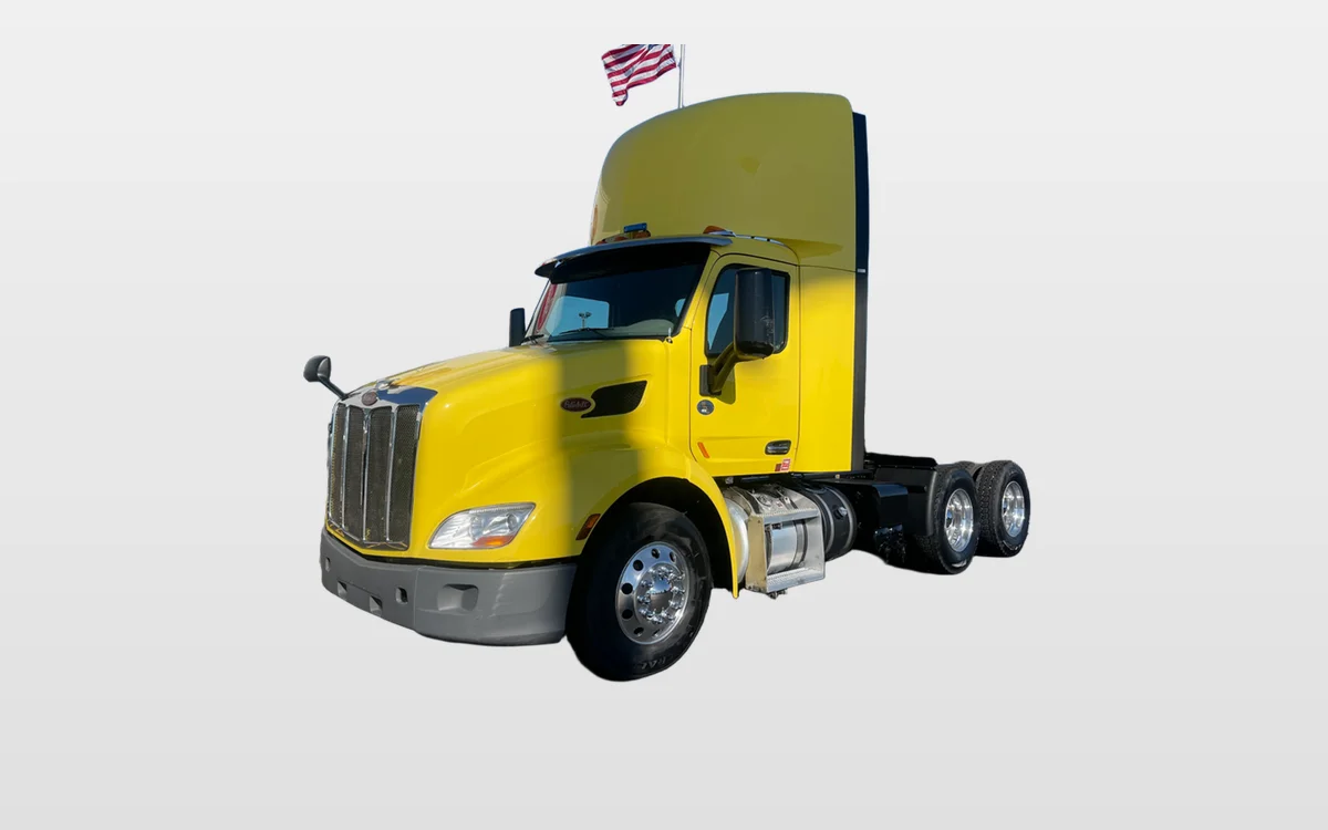 2021 PETERBILT 579 - image 1