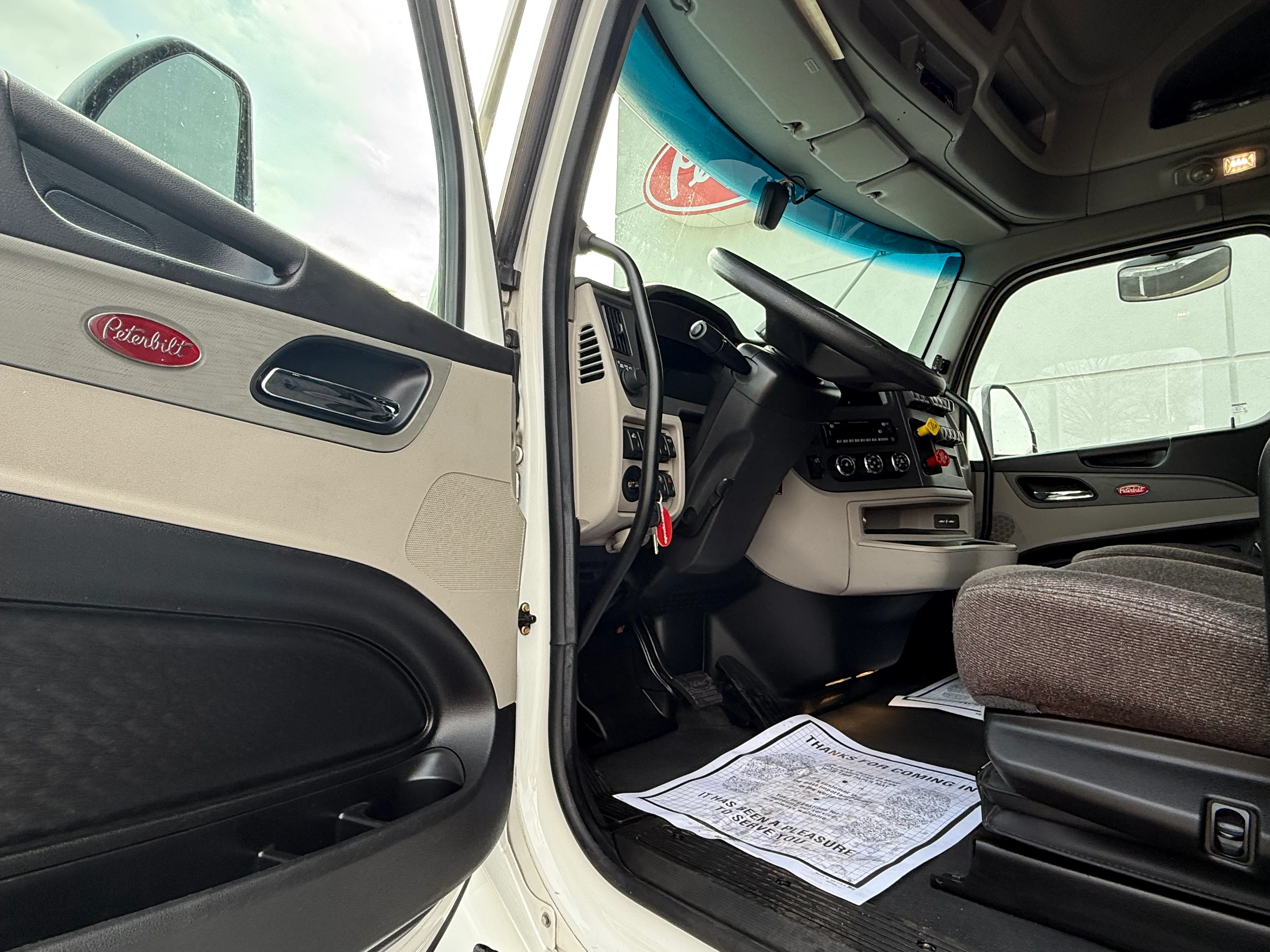 2024 Peterbilt 579 - image 7