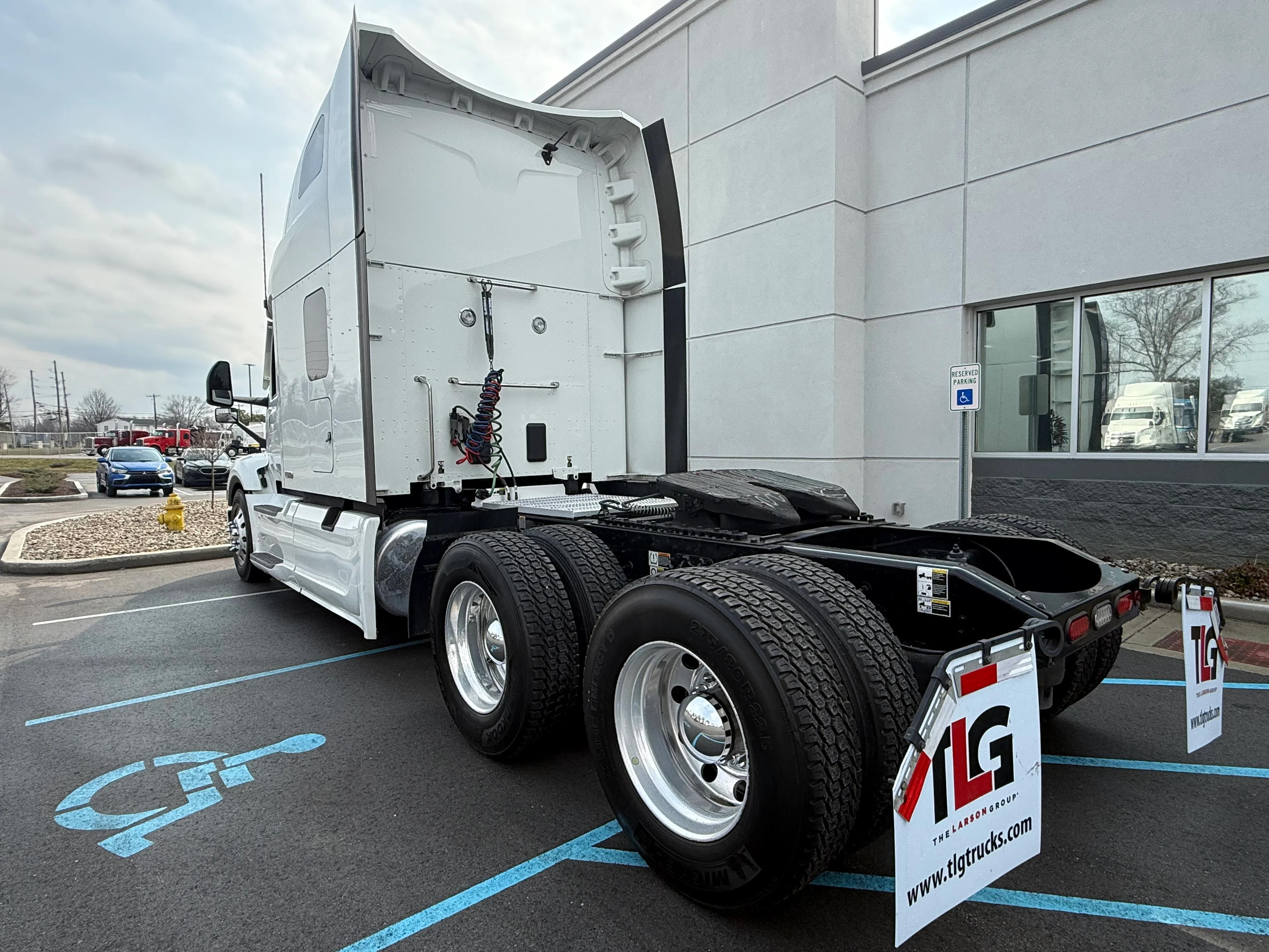 2024 Peterbilt 579 - image 3