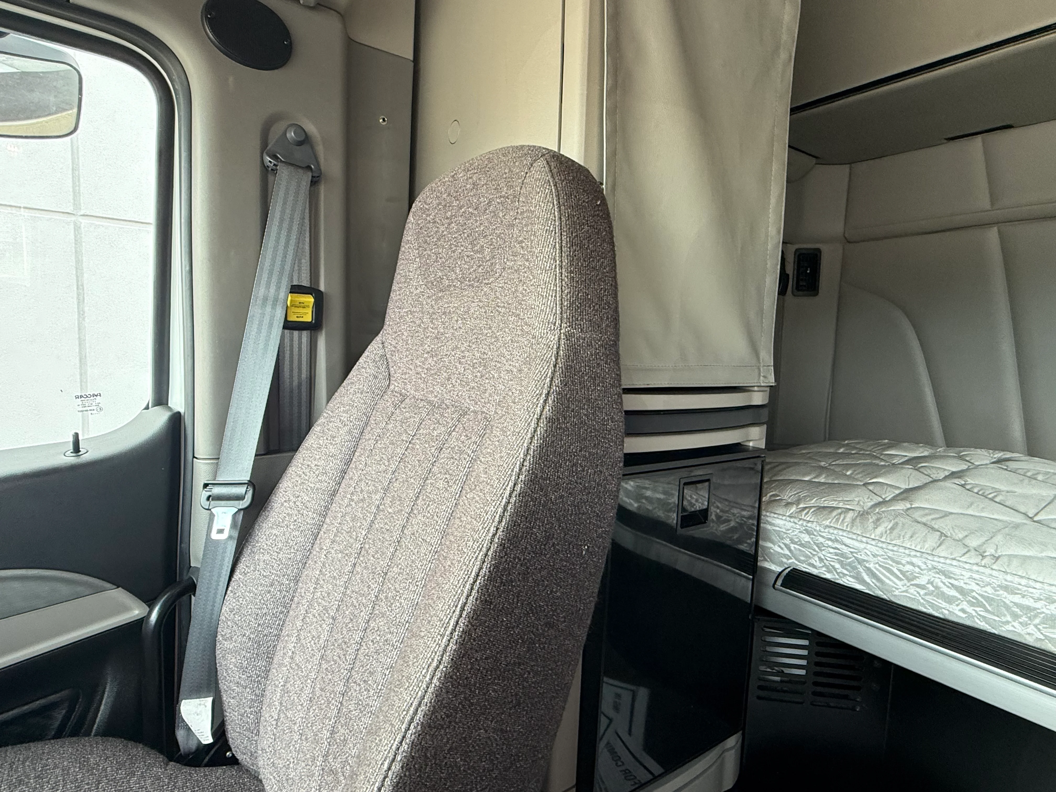 2024 Peterbilt 579 - image 11