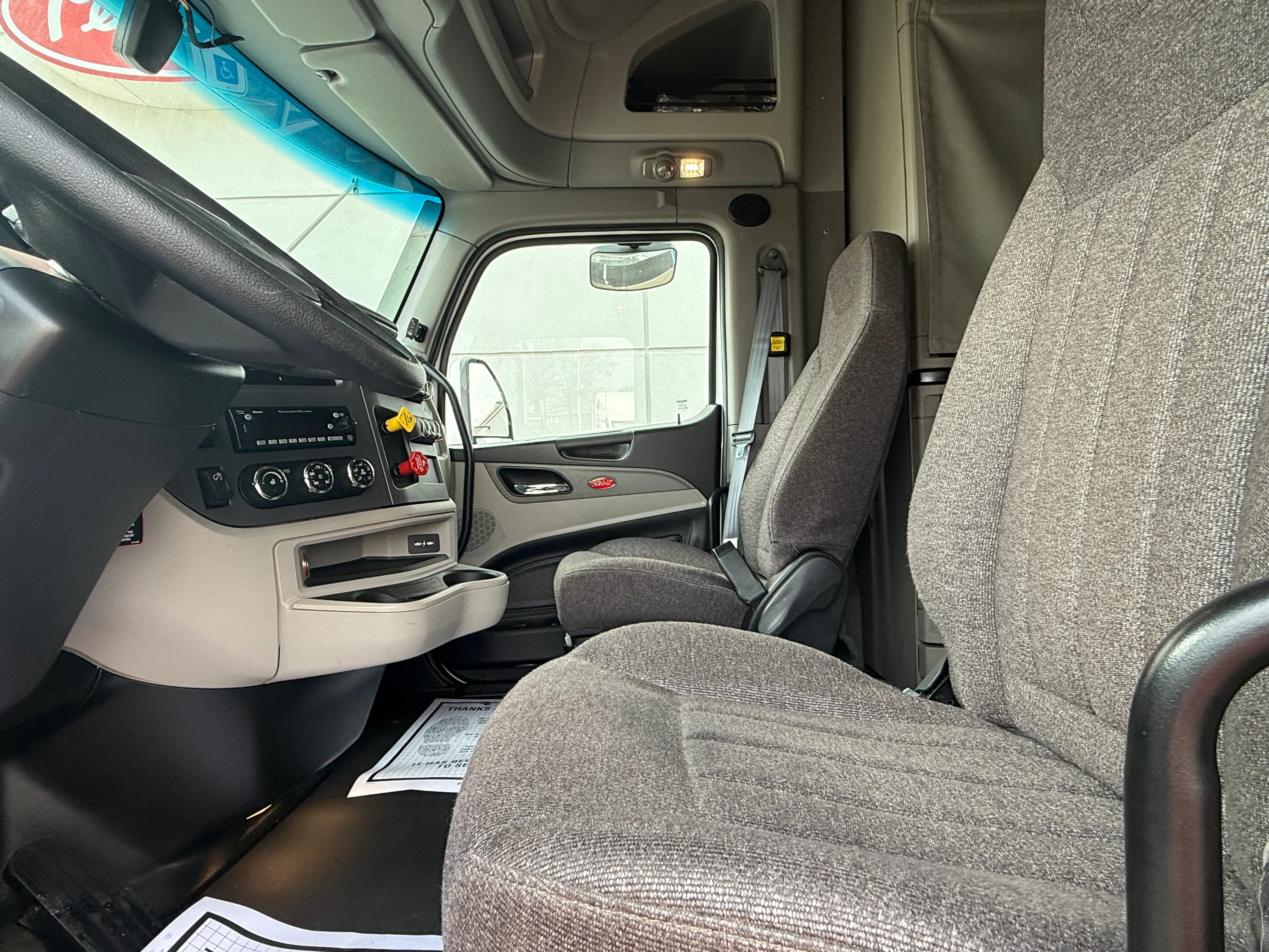 2024 Peterbilt 579 - image 8
