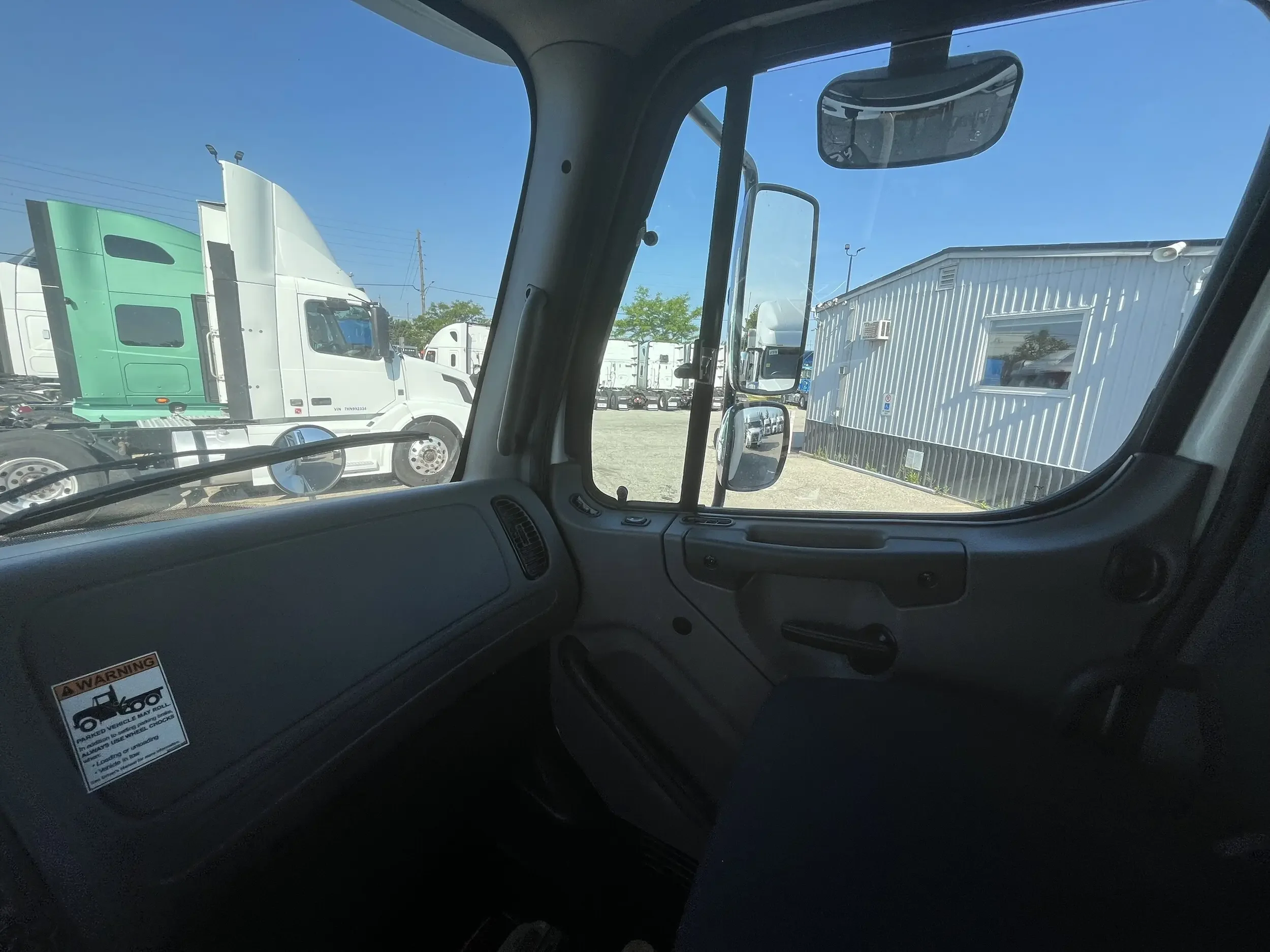 2019 Freightliner M2 106 - image 21
