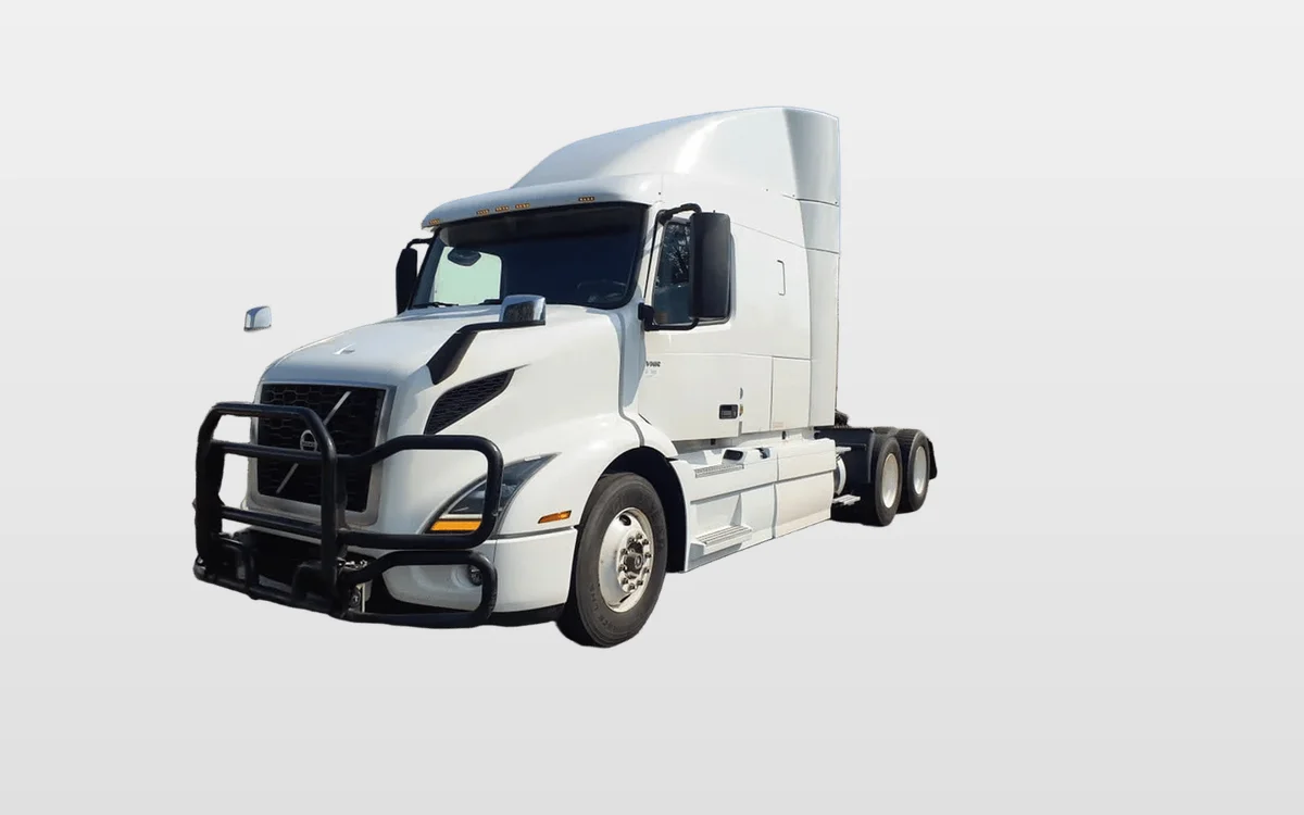 2020 Volvo - image 1