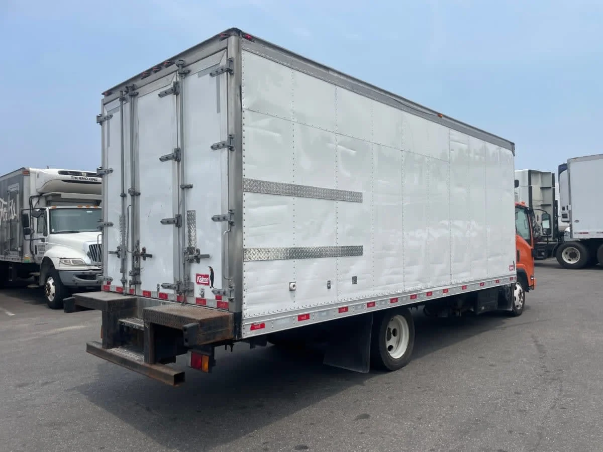 2019 Isuzu NQR - image 4