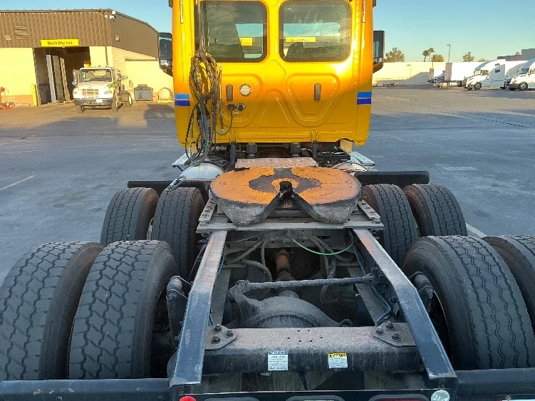 2020 Freightliner Cascadia in Las Vegas, NV — photo 6