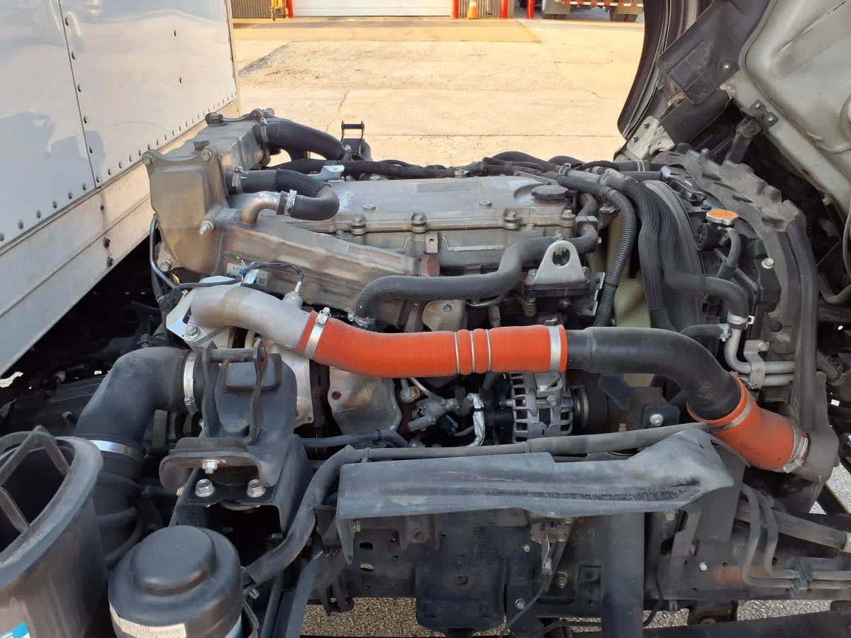 2019 Isuzu NPR - image 10