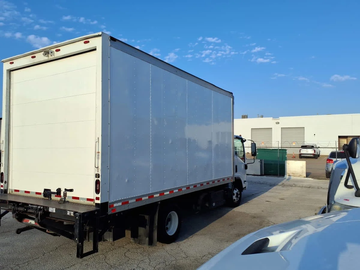 2019 Isuzu NPR - image 4