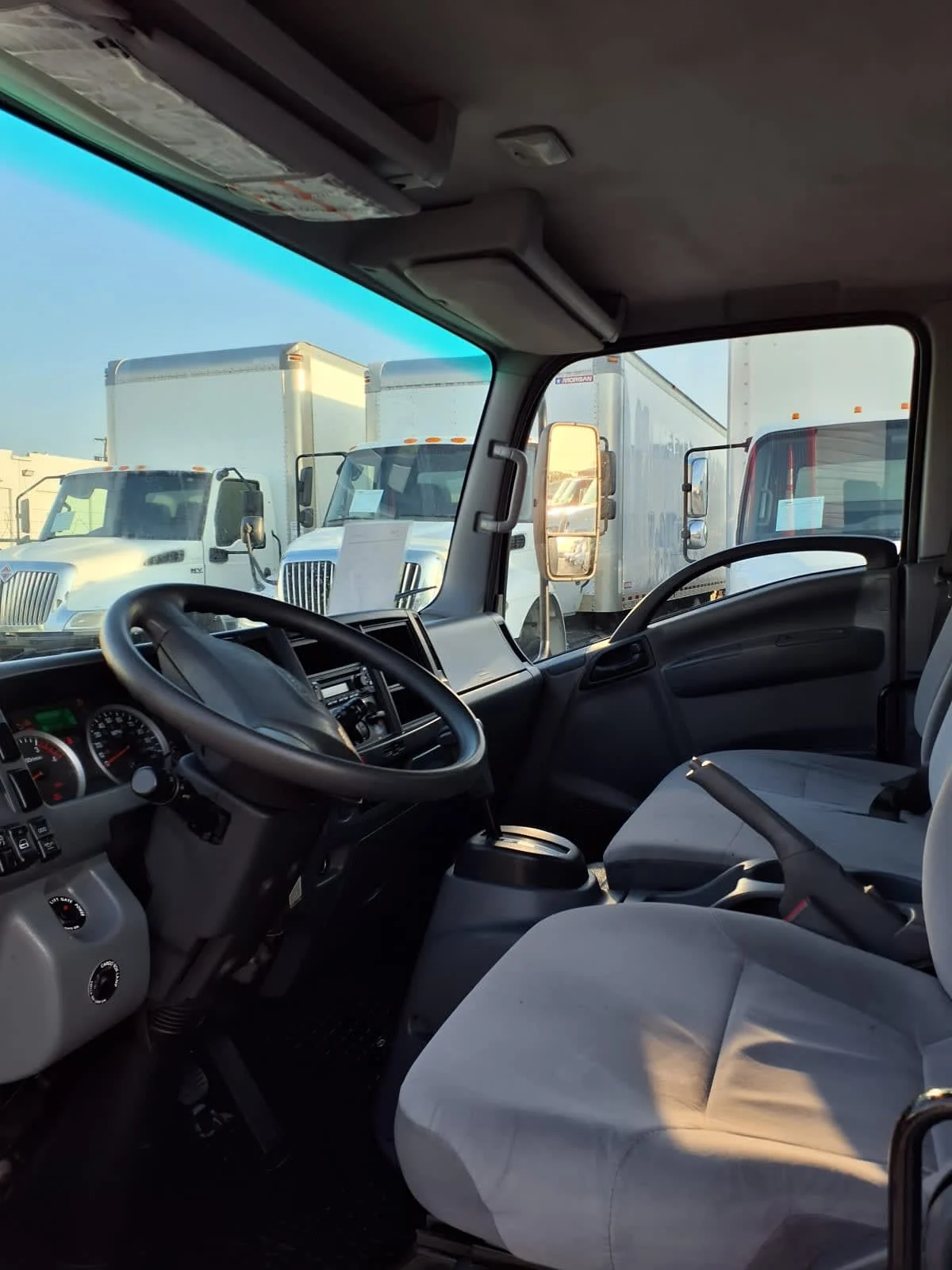 2019 Isuzu NPR - image 7