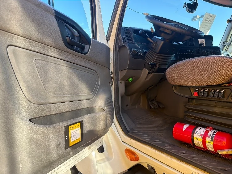 2023 International LT in Torrance, CA — photo 9