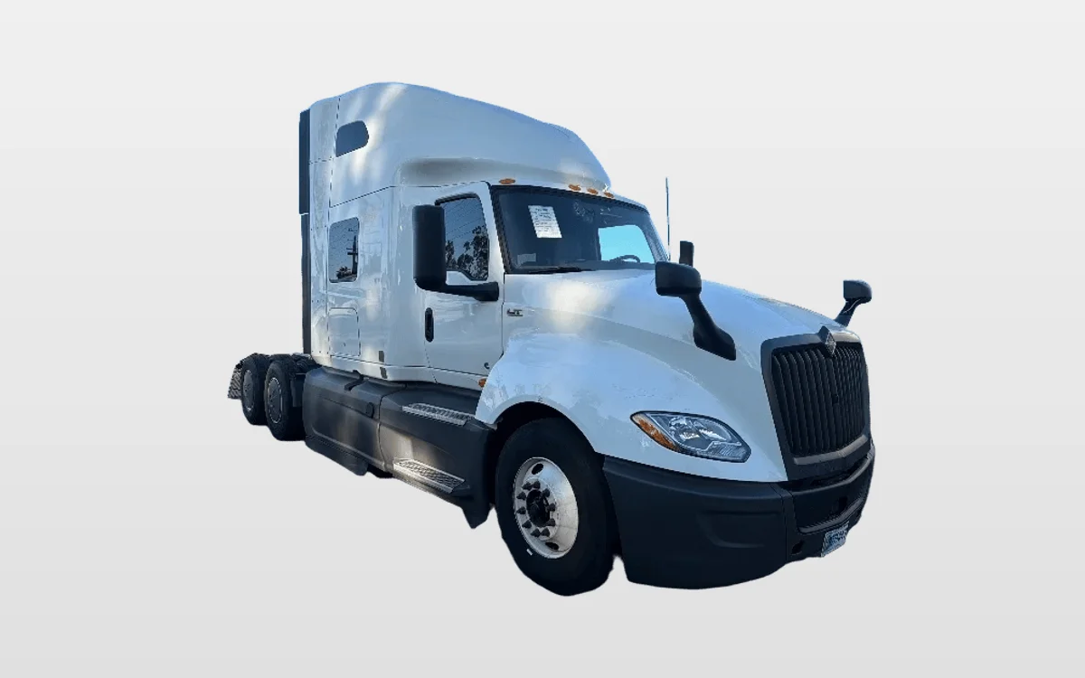 2023 International LT - image 1