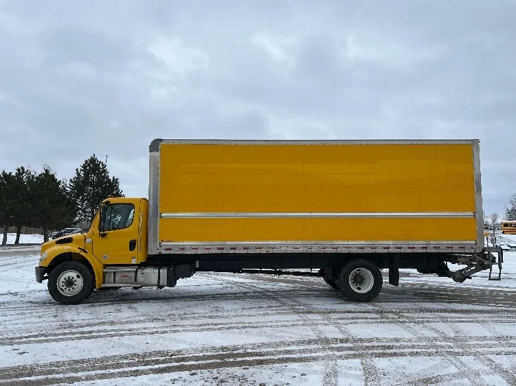 2022 Freightliner M2 106 in Saginaw, MI — photo 4