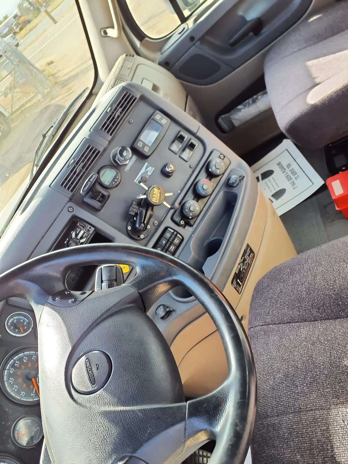 2019 Freightliner Cascadia in Commerce City, CO — photo 7