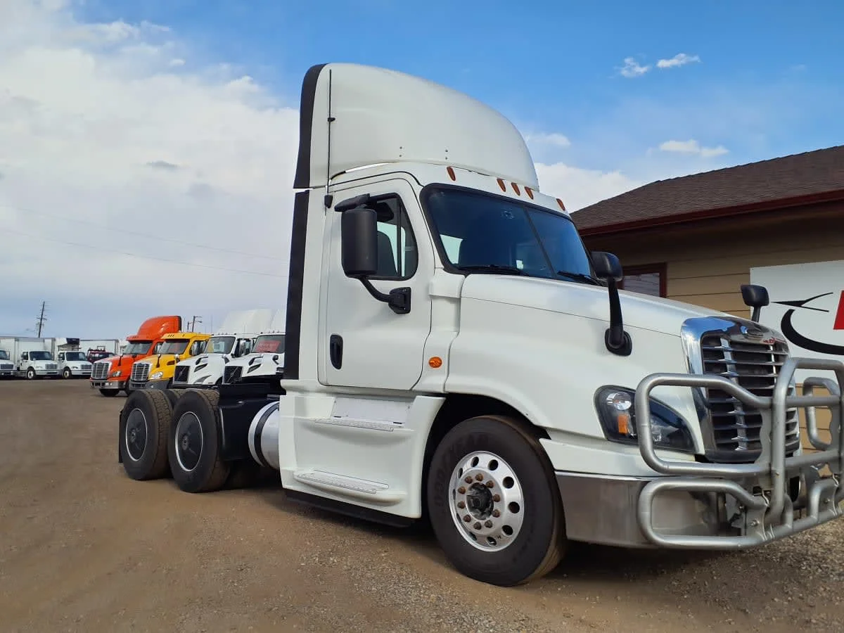 2019 Freightliner Cascadia in Commerce City, CO — photo 3